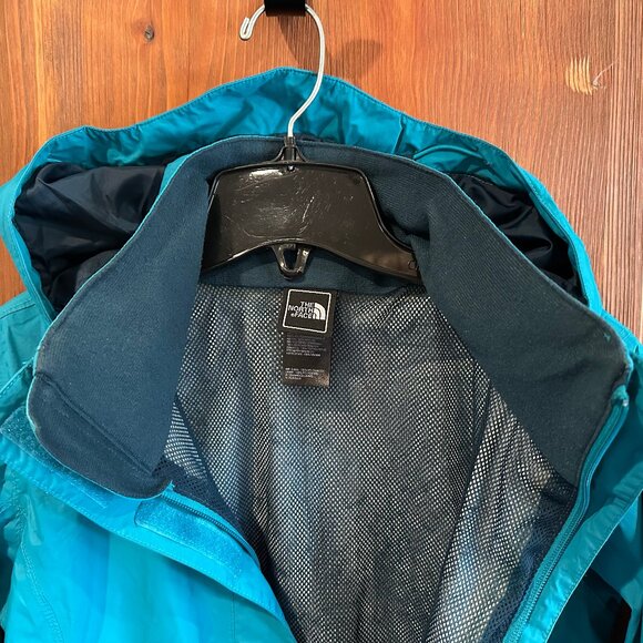 The North Face Teal Jacket - Picture 2 of 14